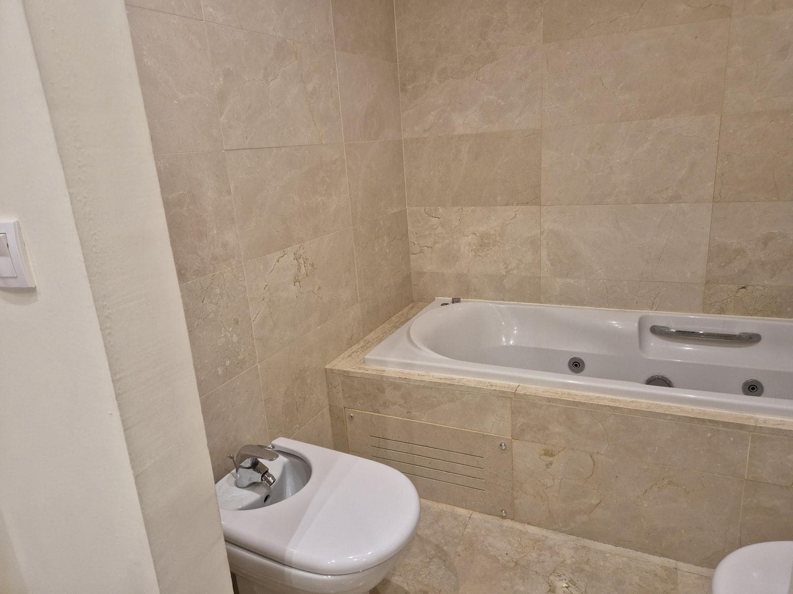 2 bedroom Apartment for sale in Estepona - € 480,000 (Ref: 9561484)