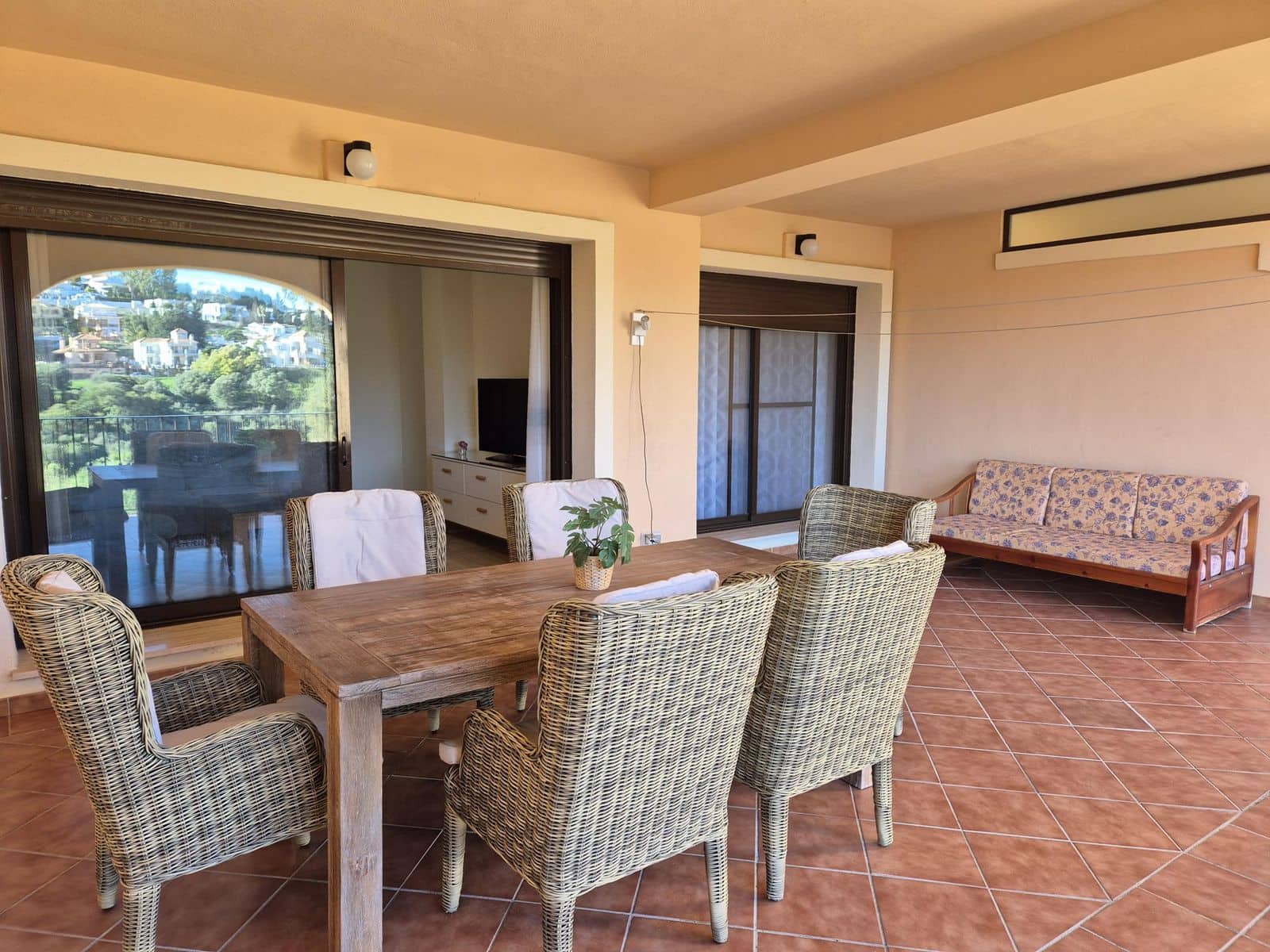 2 bedroom Apartment for sale in Estepona - € 480,000 (Ref: 9561484)