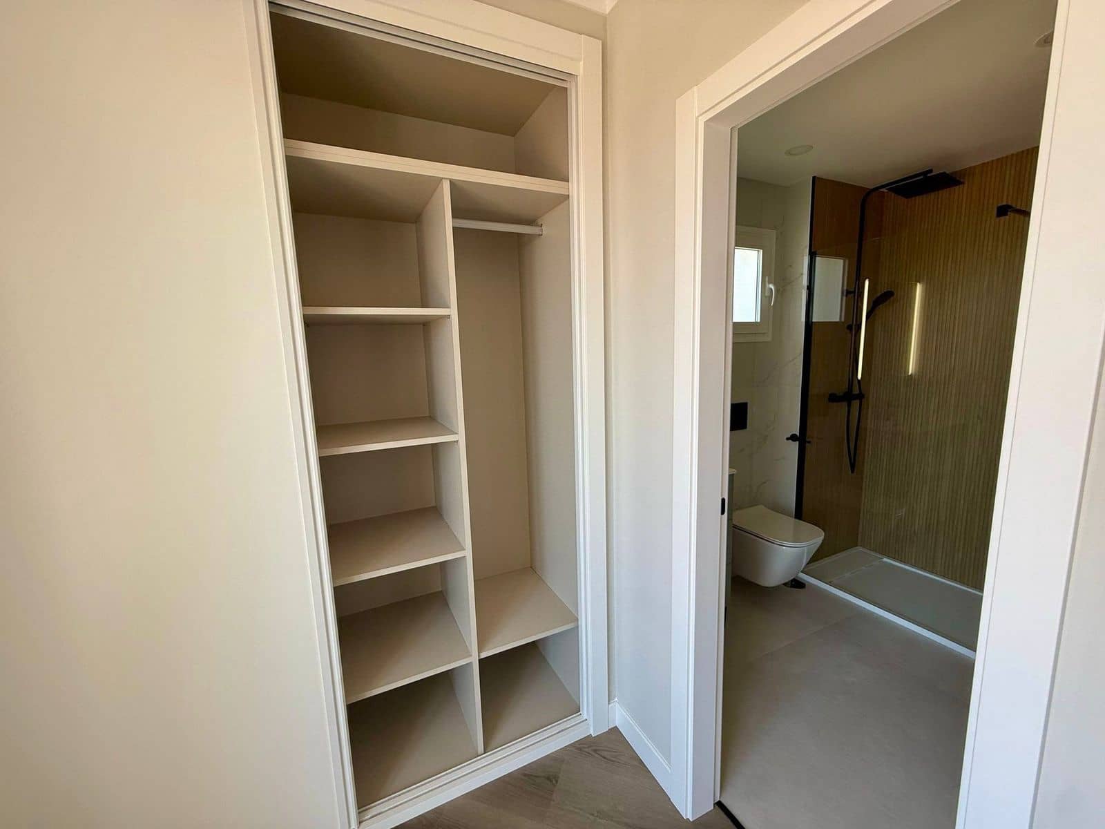 3 makuuhuone Omakotitalo myytävänä paikassa El Paraiso - 990 000 € (Ref: 9561494)