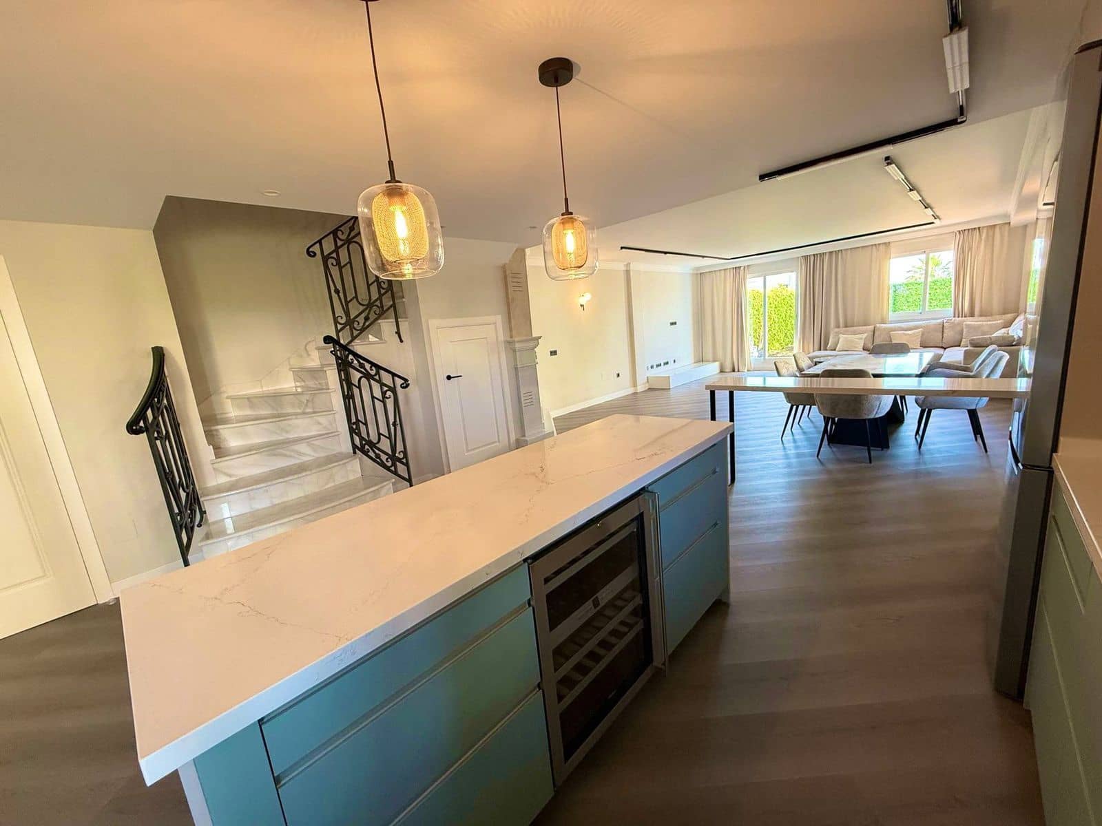 3 makuuhuone Omakotitalo myytävänä paikassa El Paraiso - 990 000 € (Ref: 9561494)