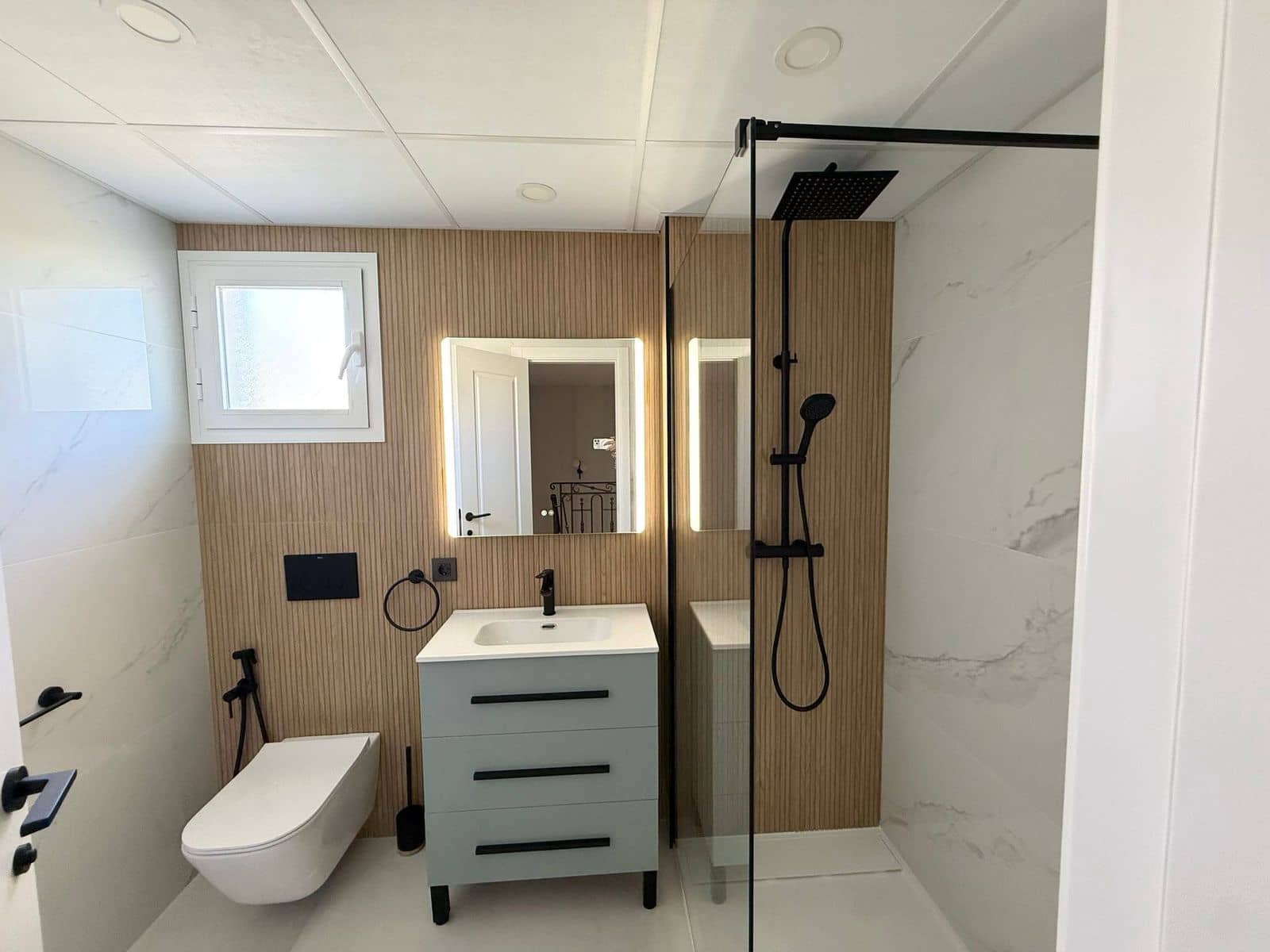 3 makuuhuone Omakotitalo myytävänä paikassa El Paraiso - 990 000 € (Ref: 9561494)