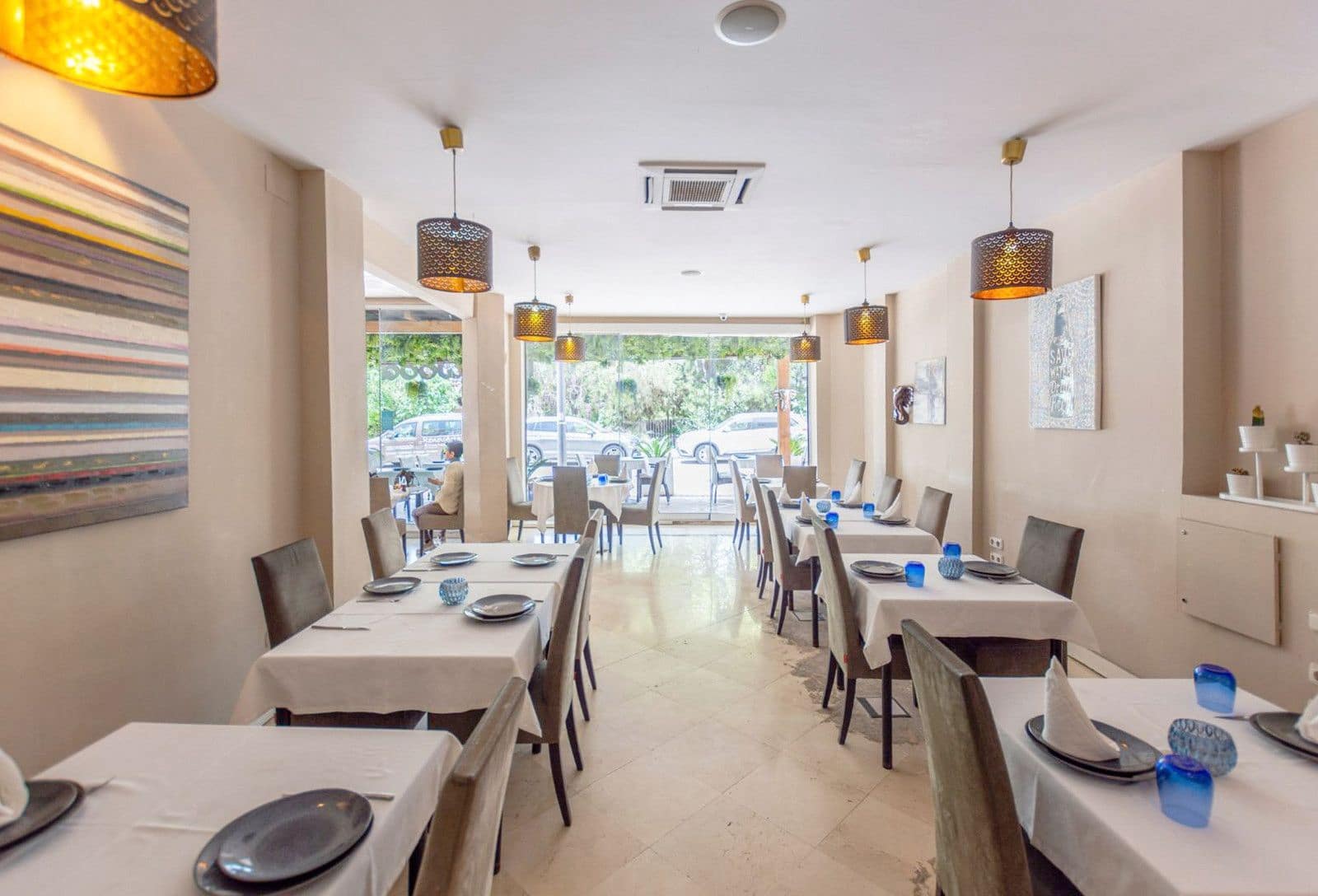 Restaurant/Bar til salg i Nueva Andalucia - € 1.100.000 (Ref: 9561496)