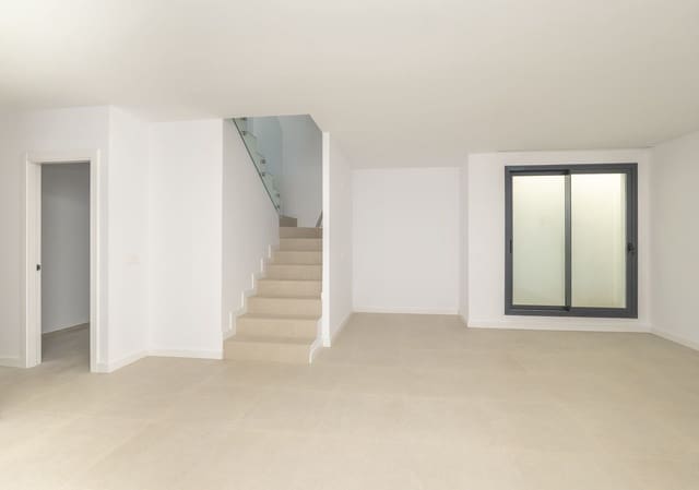 4 sovrum Semi-fristående Villa till salu i Atalaya-Isdabe, Estepona - 1 050 000 € (Ref: 9561503)