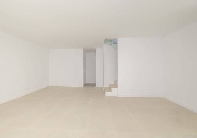 4 sovrum Semi-fristående Villa till salu i Atalaya-Isdabe, Estepona - 1 050 000 € (Ref: 9561503)