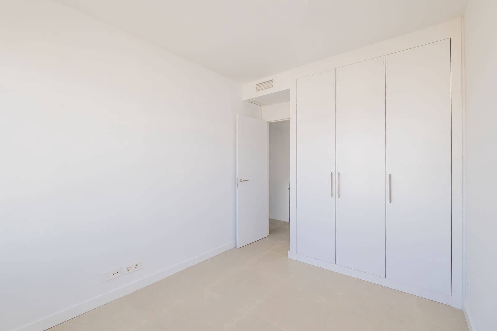 Pareado de 4 habitaciones en Atalaya-Isdabe en venta - 1.050.000 € (Ref: 9561503)