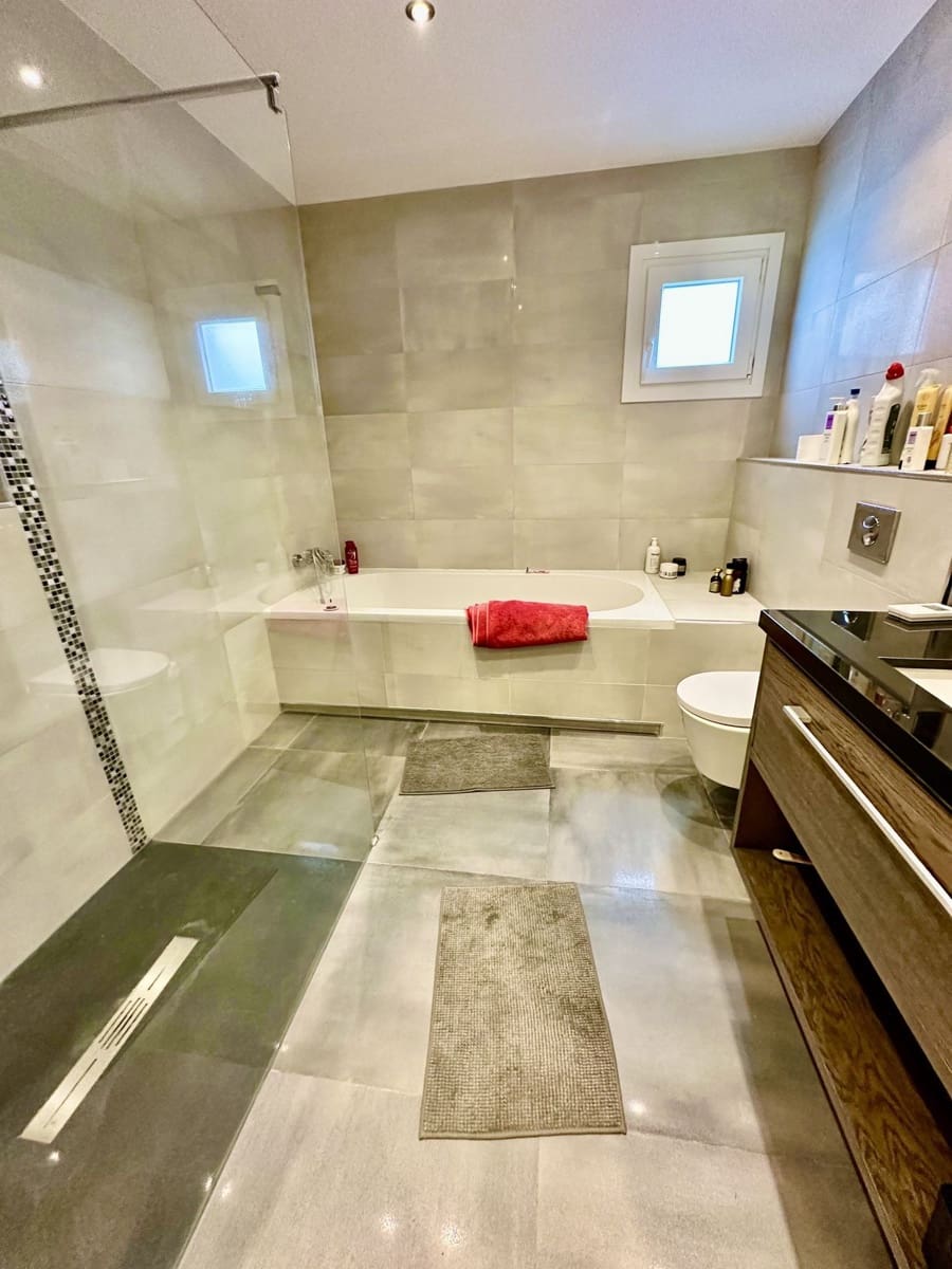 3 soveværelse Villa til salg i San Pedro de Alcantara - € 1.350.000 (Ref: 9561505)