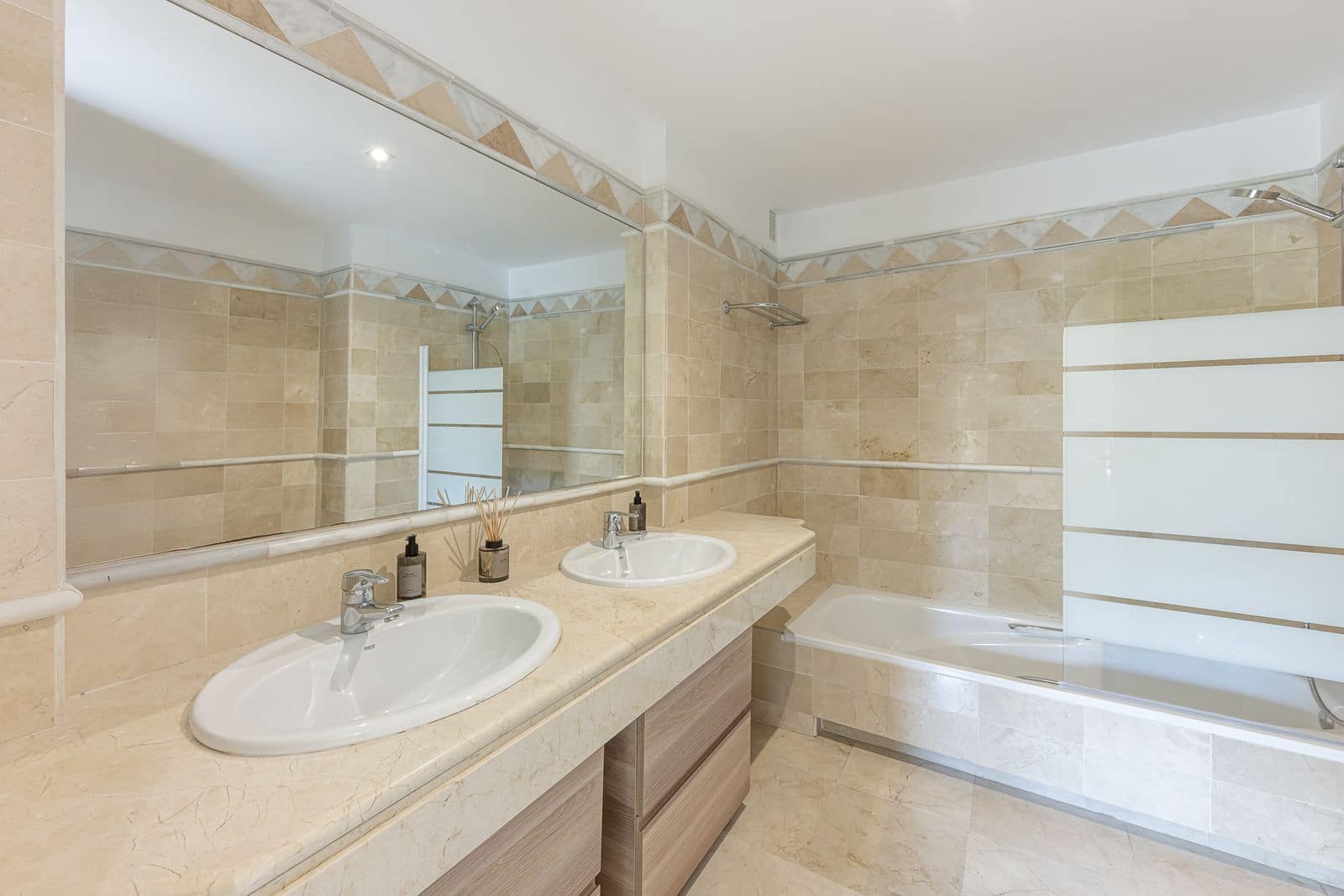 2 makuuhuone Huoneisto myytävänä paikassa Elviria - 499 500 € (Ref: 9561508)