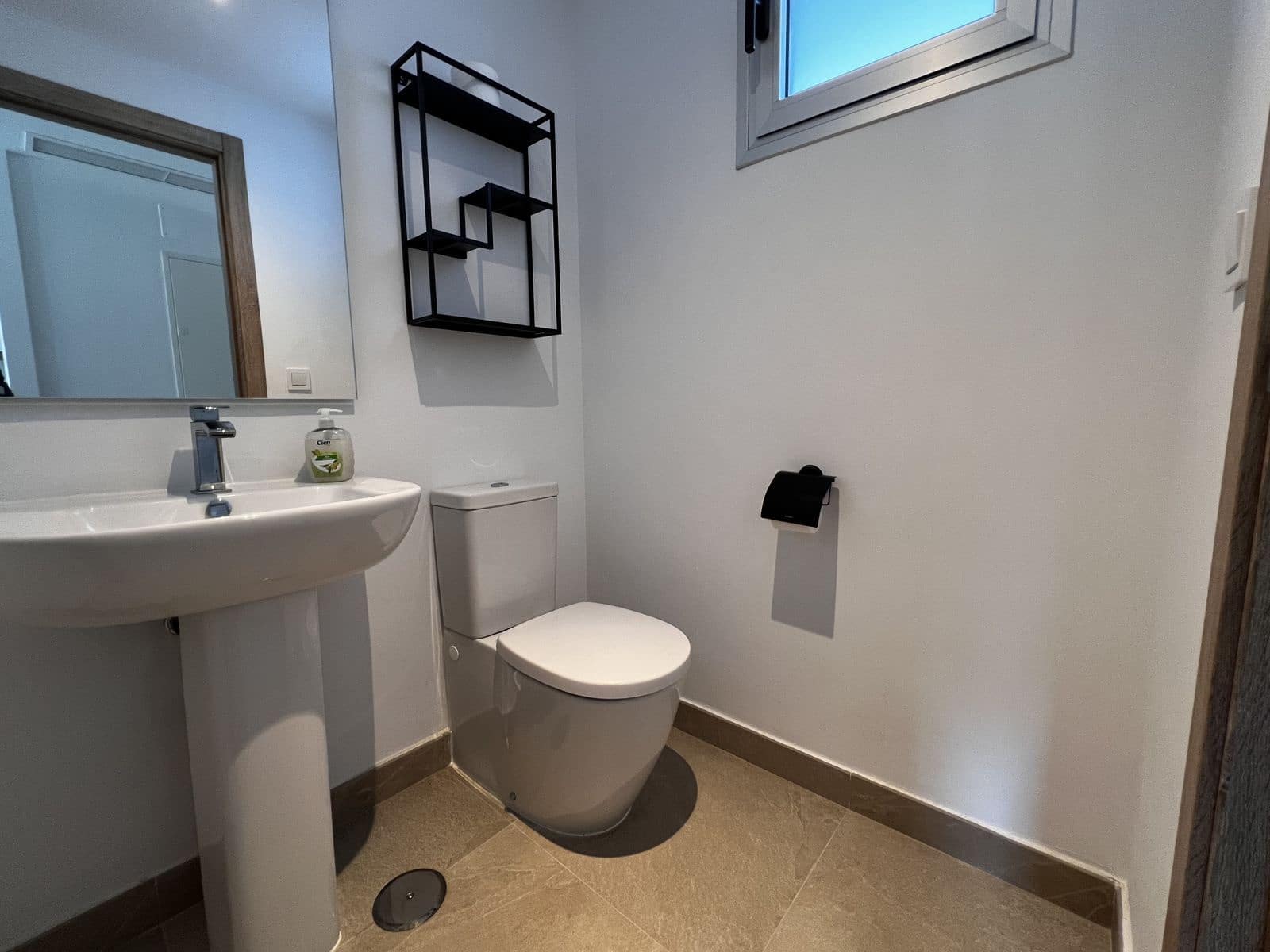 Casa de 3 habitaciones en Estepona en venta - 480.000 € (Ref: 9561517)