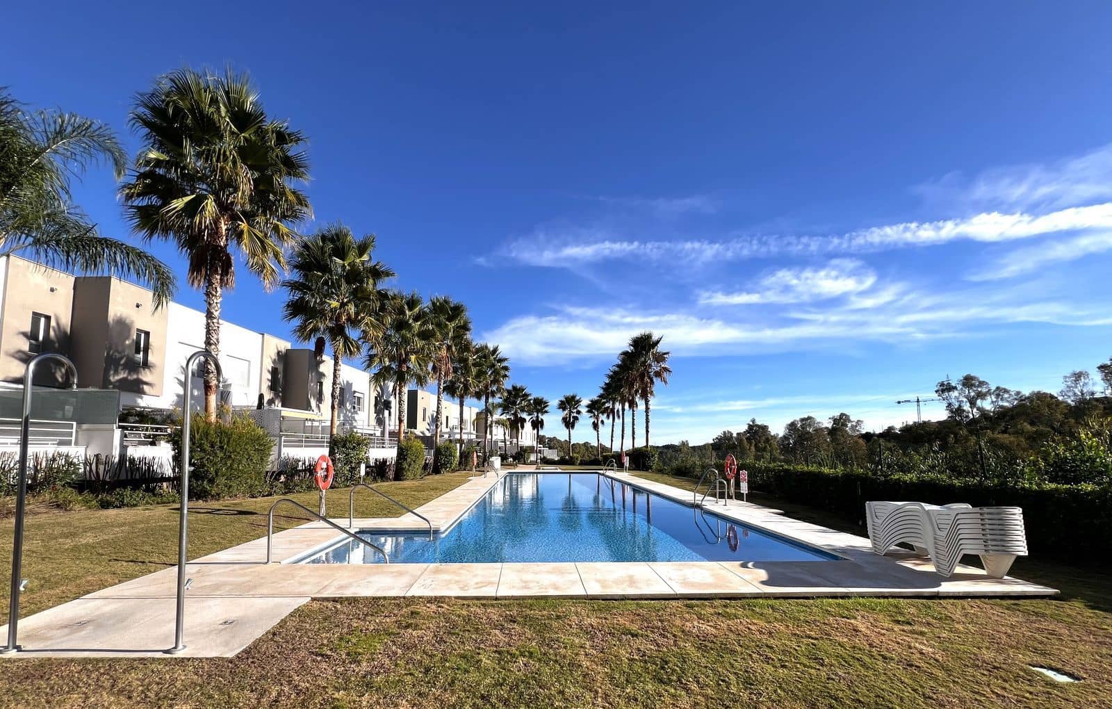 Casa de 3 habitaciones en Estepona en venta - 480.000 € (Ref: 9561517)