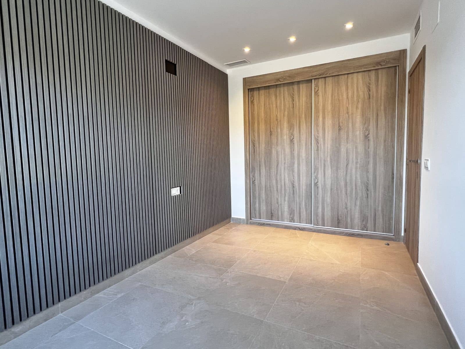 Casa de 3 habitaciones en Estepona en venta - 480.000 € (Ref: 9561517)