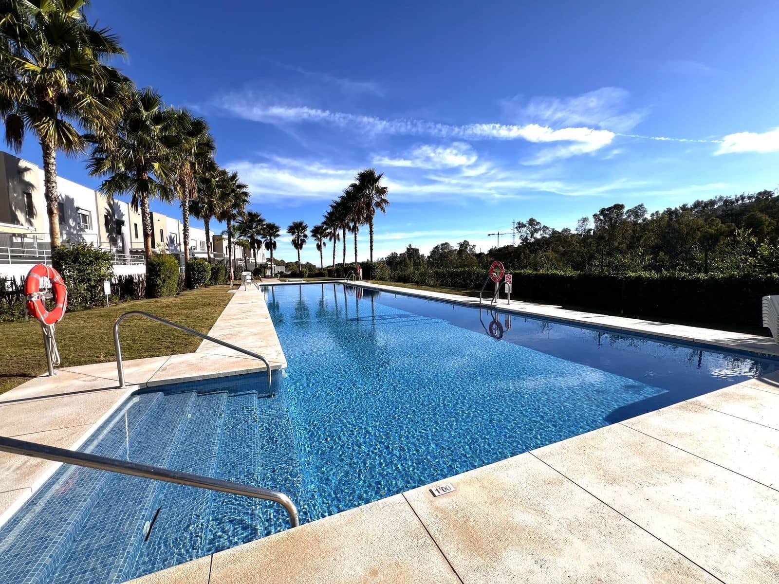 Casa de 3 habitaciones en Estepona en venta - 480.000 € (Ref: 9561517)