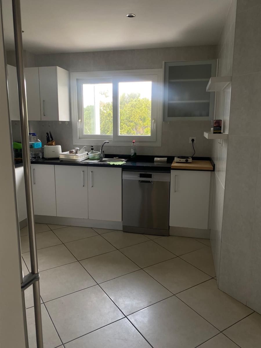 2 slaapkamer Appartement te koop in Puerto Banus - € 1.190.000 (Ref: 9561518)