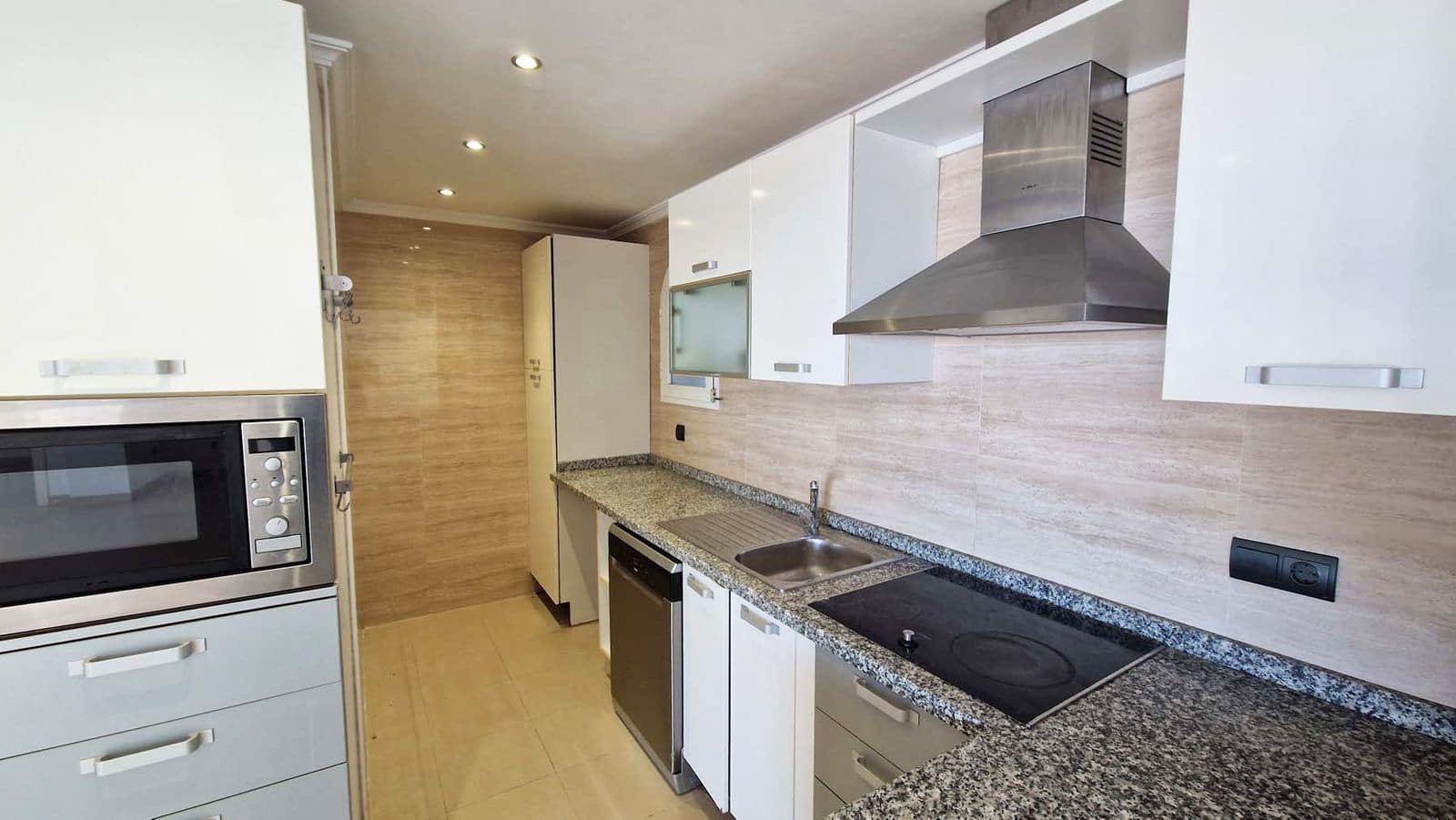 2 soveværelse Lejlighed til salg i Benalmadena Costa - € 557.000 (Ref: 9561521)