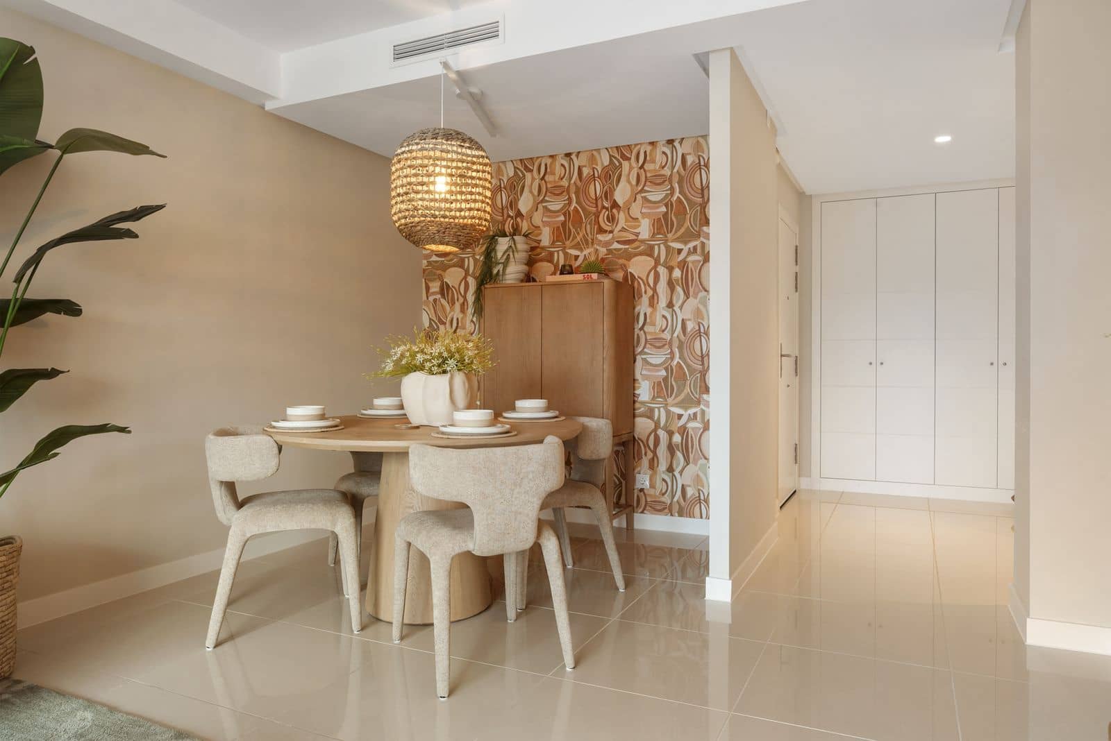 2 bedroom Apartment for sale in Estepona - € 330,000 (Ref: 9561527)