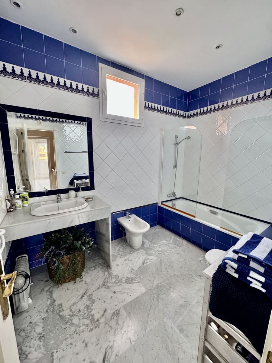 Ático de 4 habitaciones en Guadalmina en venta - 1.140.000 € (Ref: 9561541)