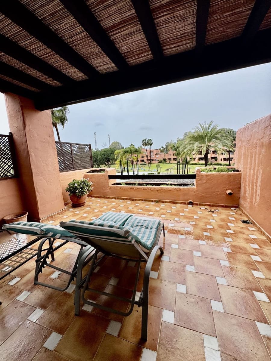 Ático de 4 habitaciones en Guadalmina en venta - 1.140.000 € (Ref: 9561541)