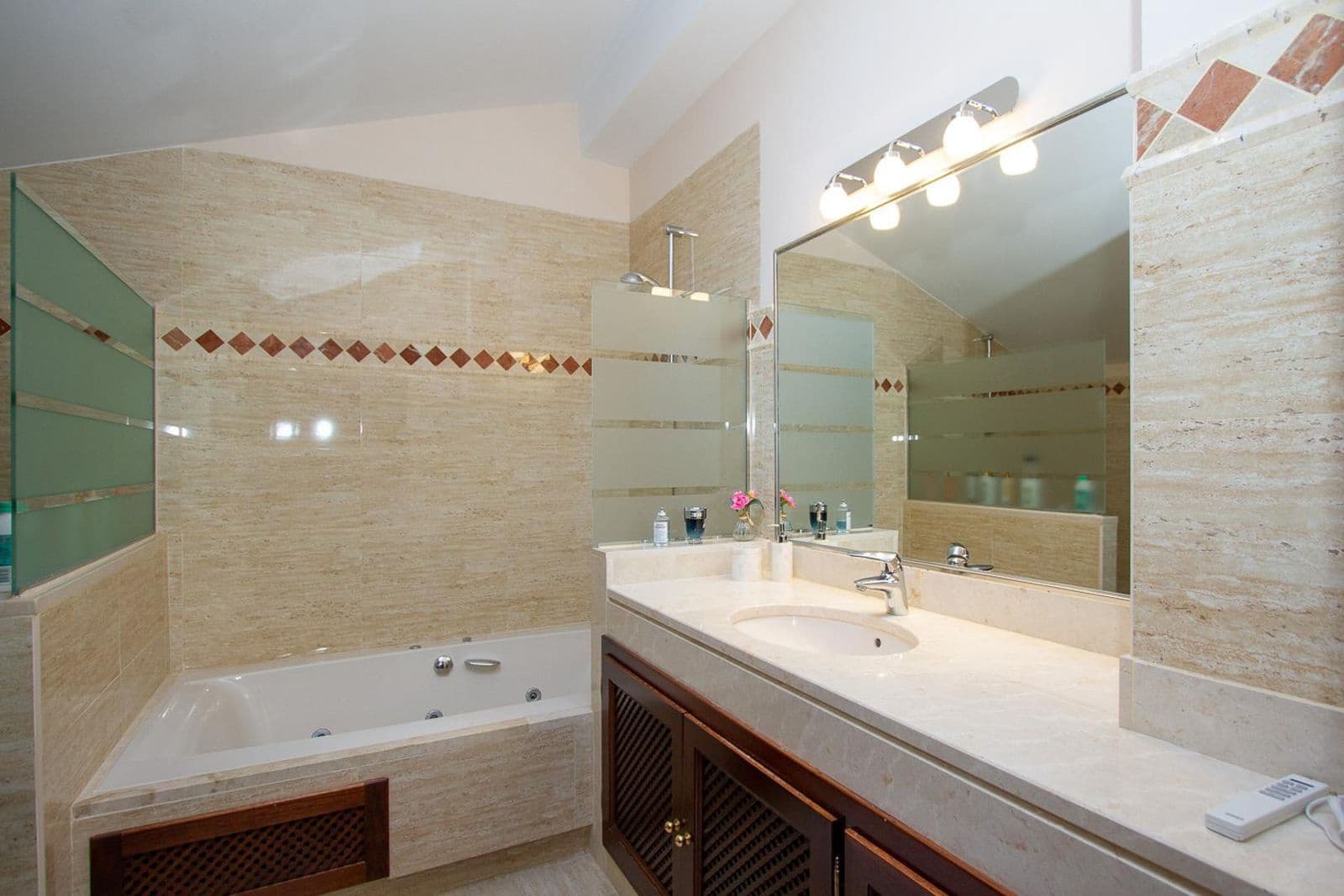 3 quarto Penthouse para venda em La Mairena - 595 000 € (Ref: 9561542)