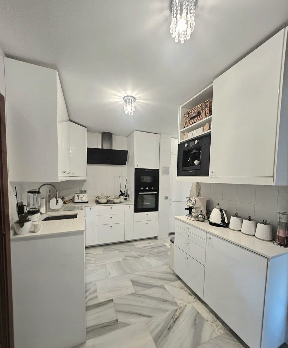 3 slaapkamer Villa te koop in Benahavis - € 590.000 (Ref: 9564869)