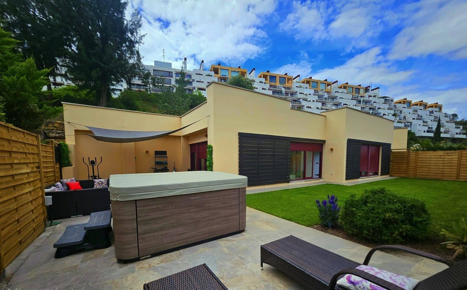 3 slaapkamer Villa te koop in Benahavis - € 590.000 (Ref: 9564869)