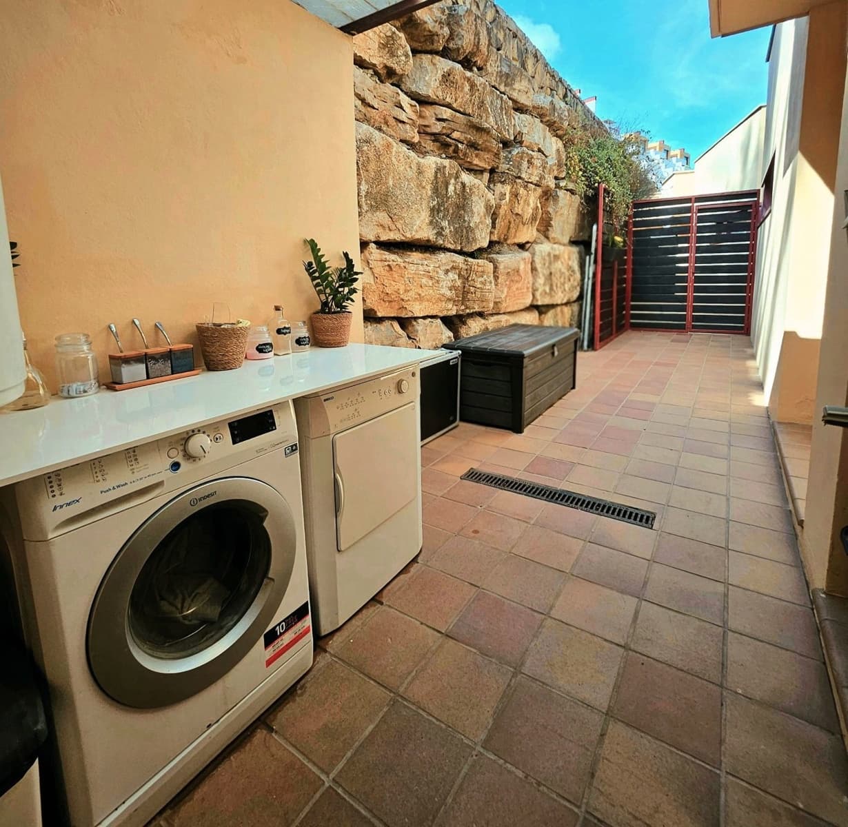 3 slaapkamer Villa te koop in Benahavis - € 590.000 (Ref: 9564869)