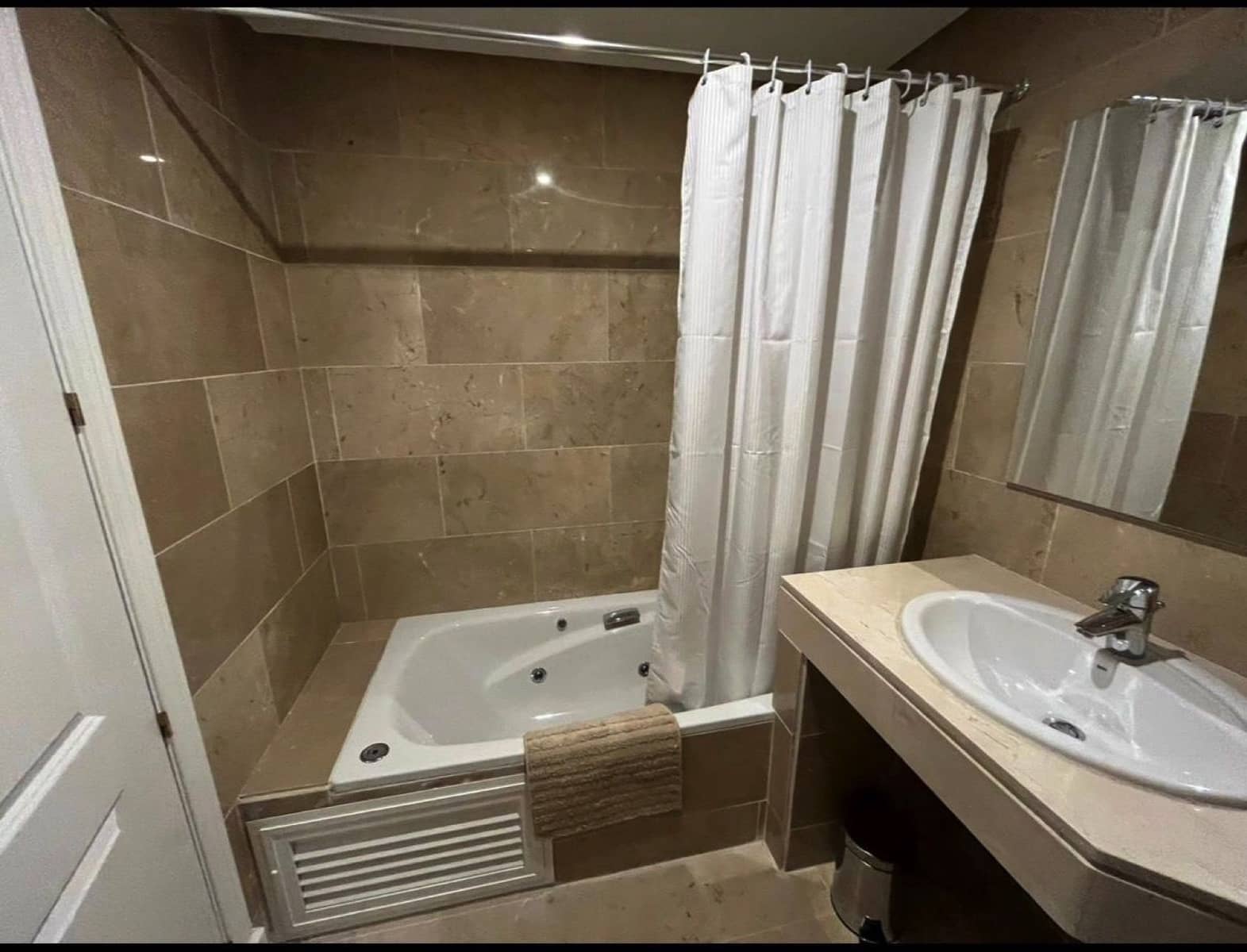 2 Zimmer Apartment zu verkaufen in San Luis de Sabinillas - 325.000 € (Ref: 9564872)