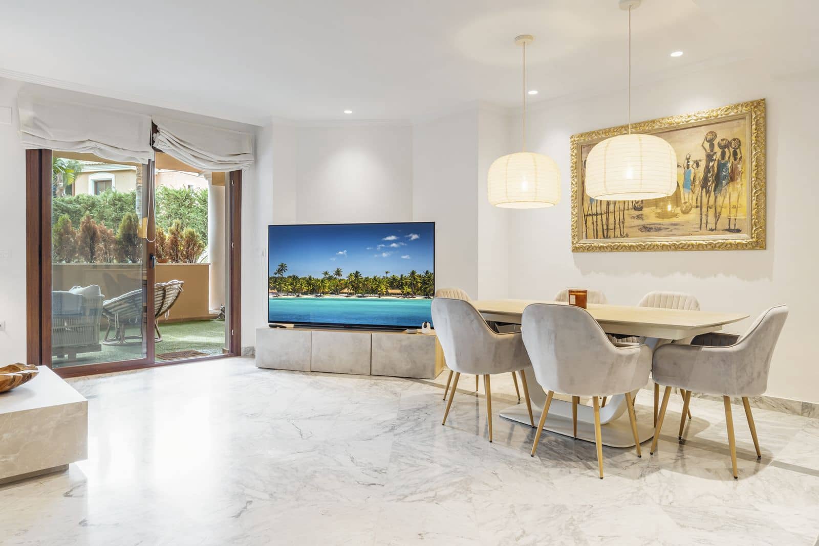 2 makuuhuone Huoneisto myytävänä paikassa Golden Mile - 950 000 € (Ref: 9564876)