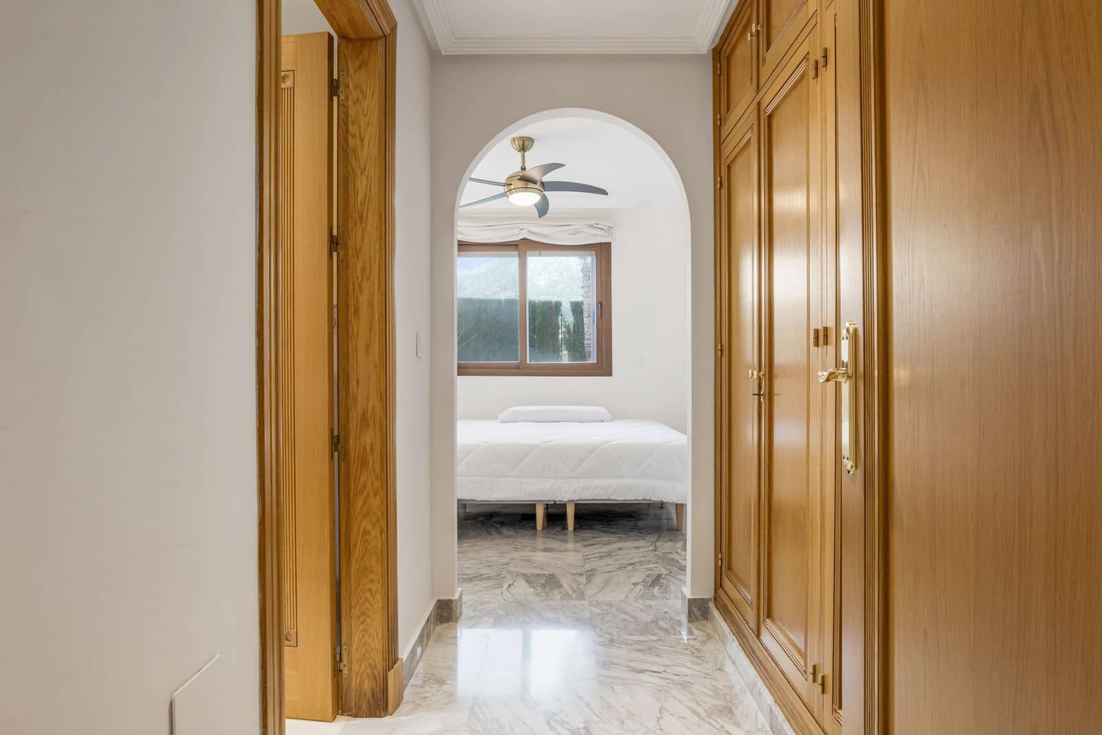 2 makuuhuone Huoneisto myytävänä paikassa Golden Mile - 950 000 € (Ref: 9564876)