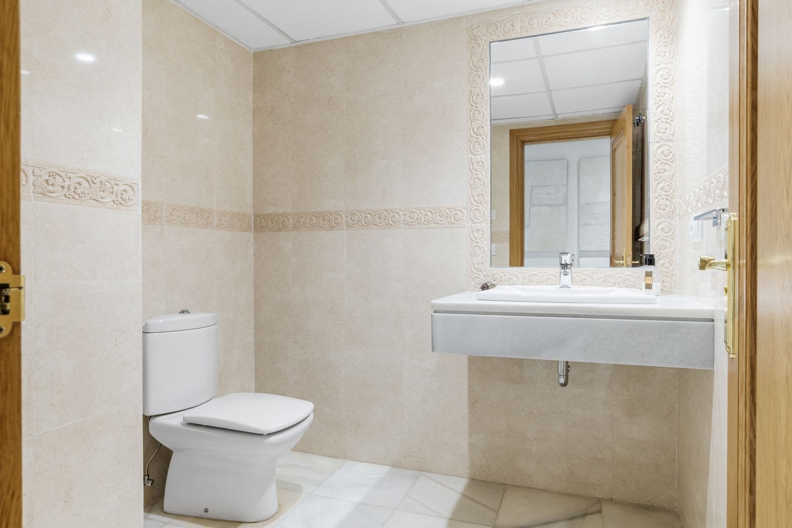 2 makuuhuone Huoneisto myytävänä paikassa Golden Mile - 950 000 € (Ref: 9564876)