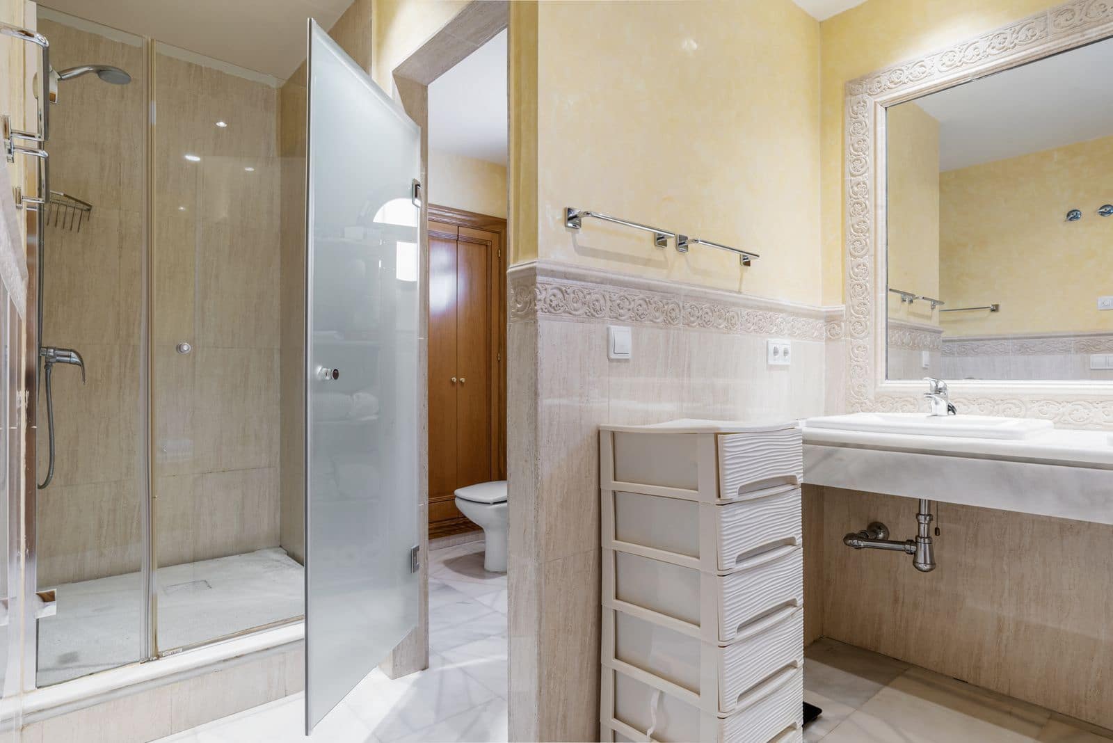 2 makuuhuone Huoneisto myytävänä paikassa Golden Mile - 950 000 € (Ref: 9564876)