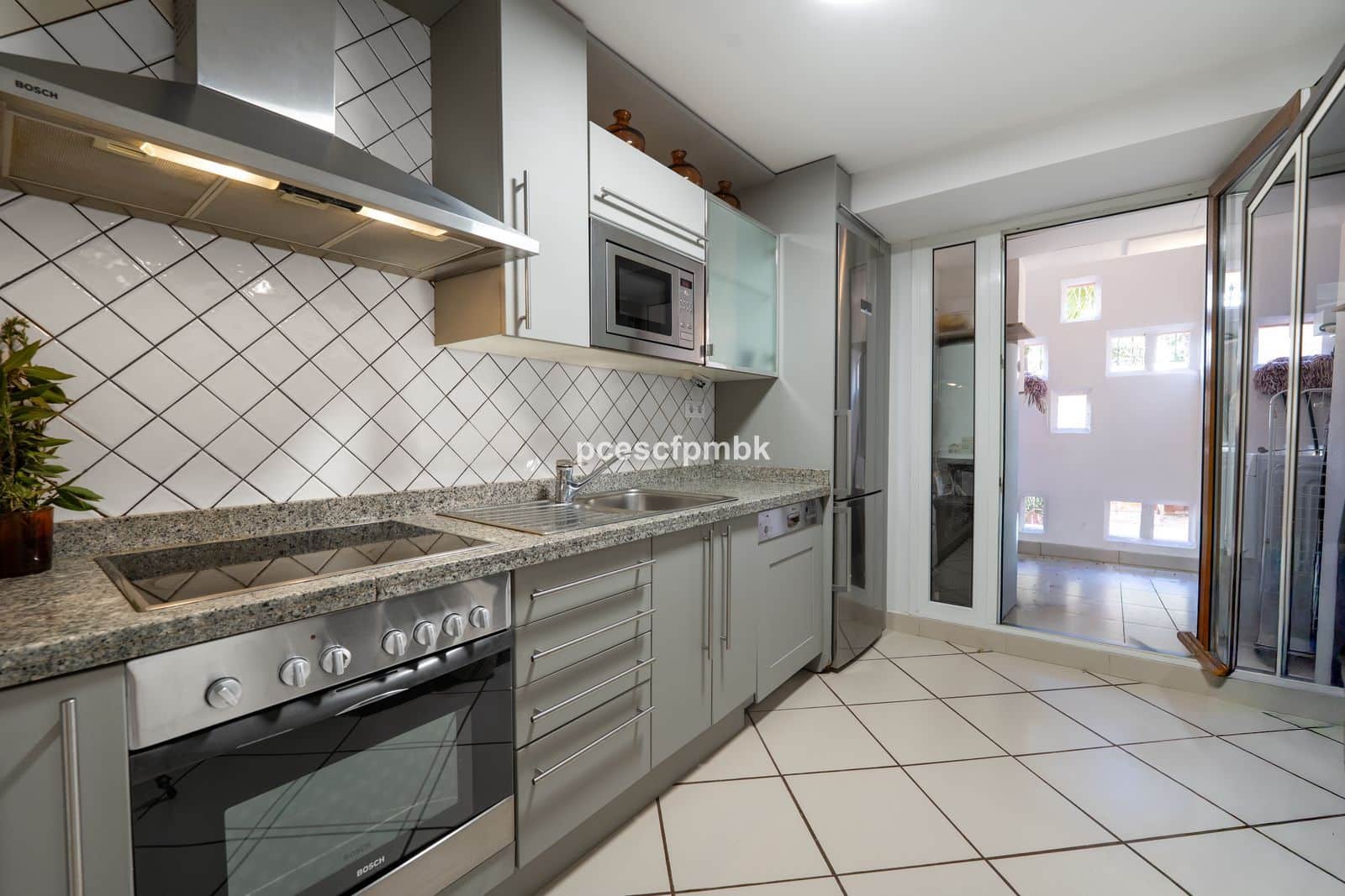 3 quarto Apartamento para venda em Golden Mile - 1 100 000 € (Ref: 9564877)