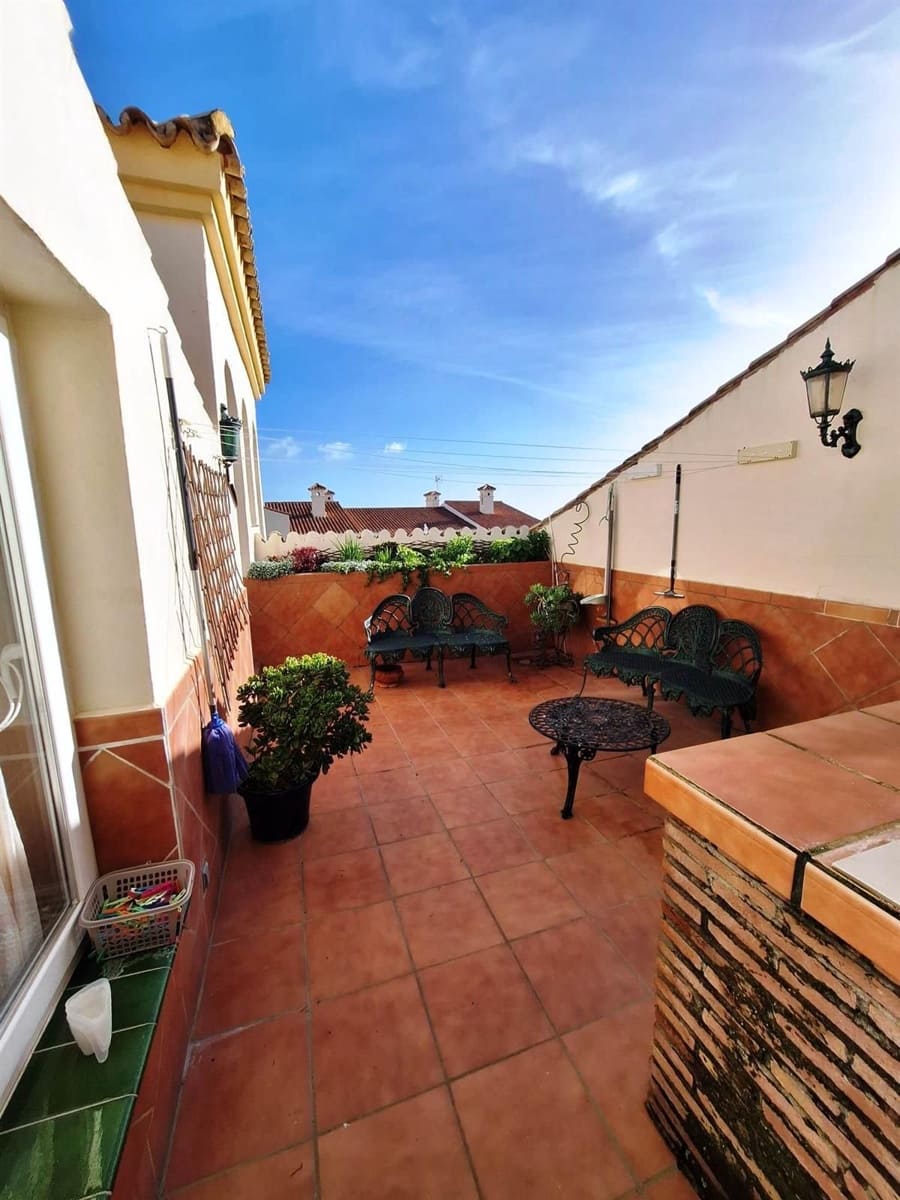 4 soveværelse Penthouse til salg i La Duquesa / Puerto de la Duquesa - € 410.000 (Ref: 9564878)