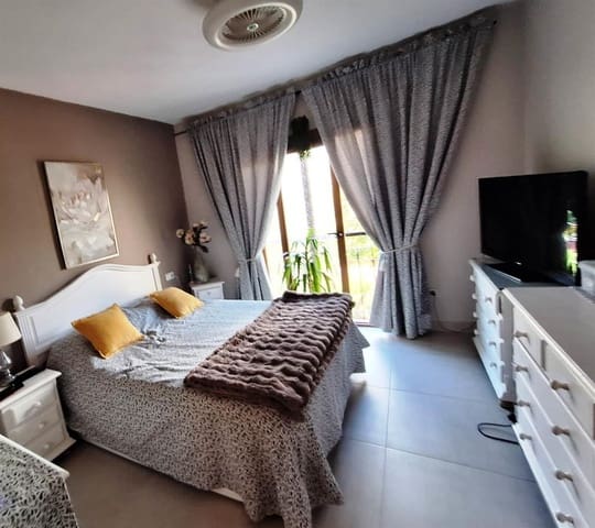 4 soveværelse Penthouse til salg i La Duquesa / Puerto de la Duquesa, Manilva - € 410.000 (Ref: 9564878)