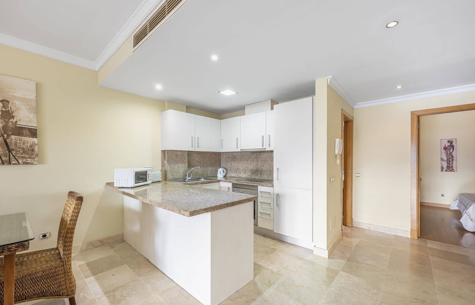 2 bedroom Apartment for sale in Estepona - € 325,000 (Ref: 9564885)