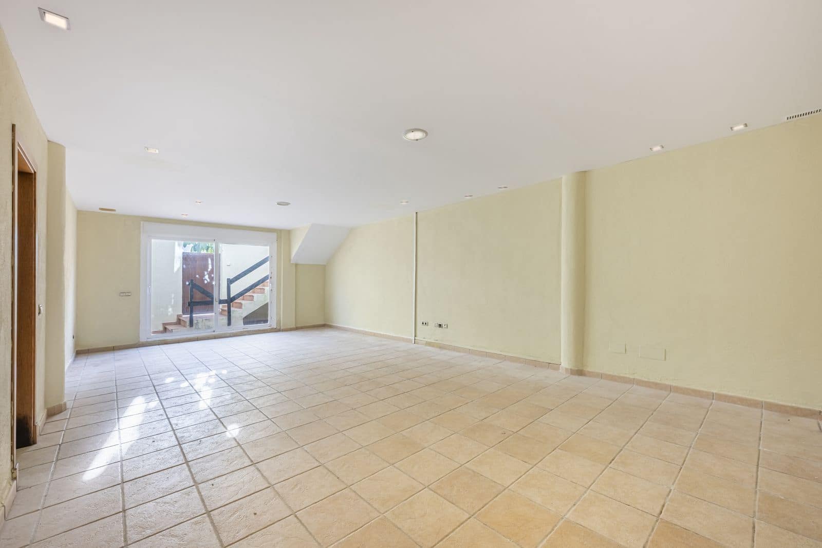 2 bedroom Apartment for sale in Estepona - € 325,000 (Ref: 9564885)