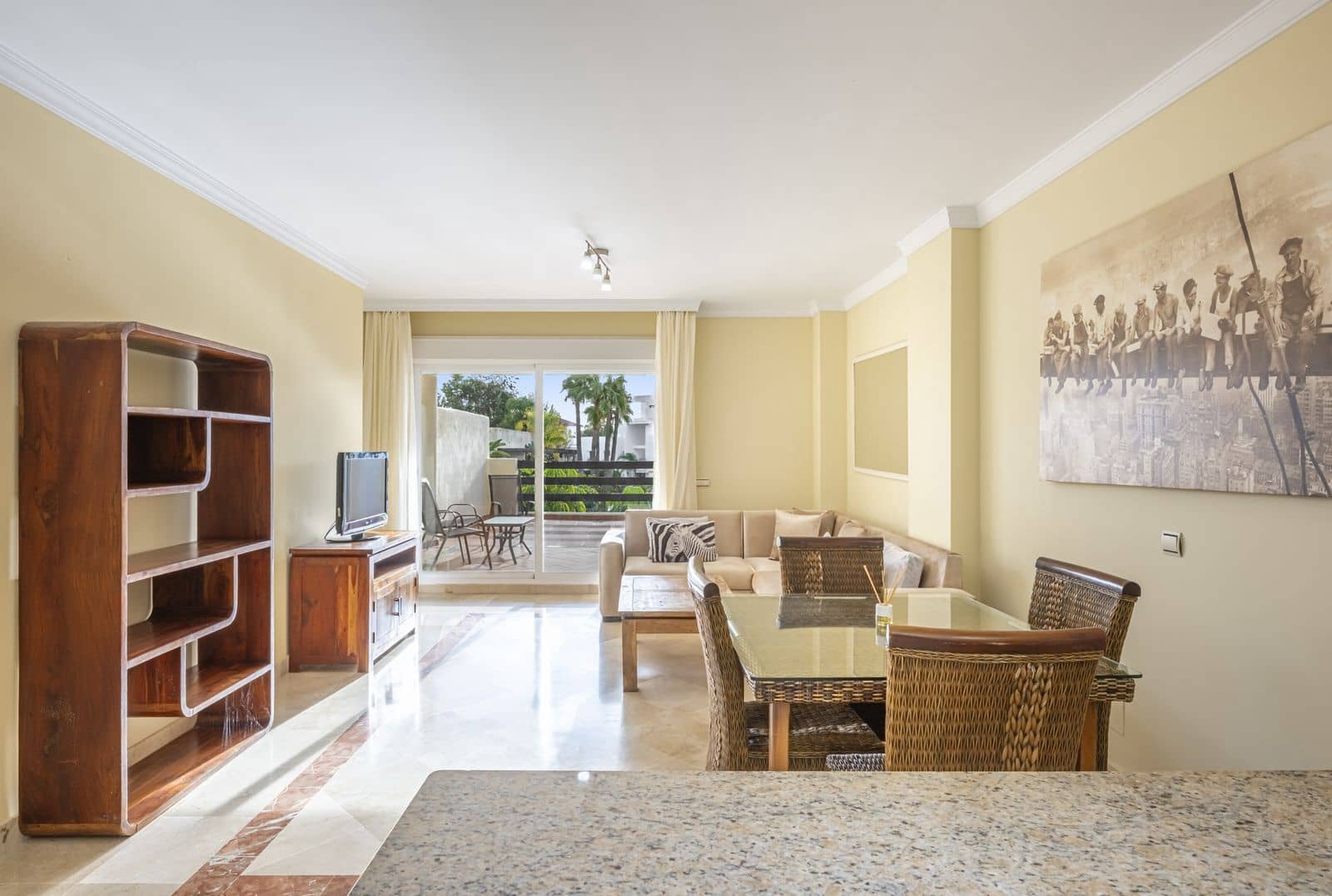2 bedroom Apartment for sale in Estepona - € 325,000 (Ref: 9564885)