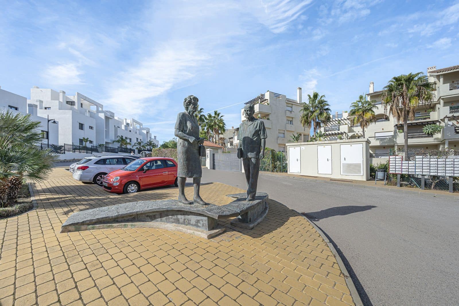 2 bedroom Apartment for sale in Estepona - € 325,000 (Ref: 9564885)
