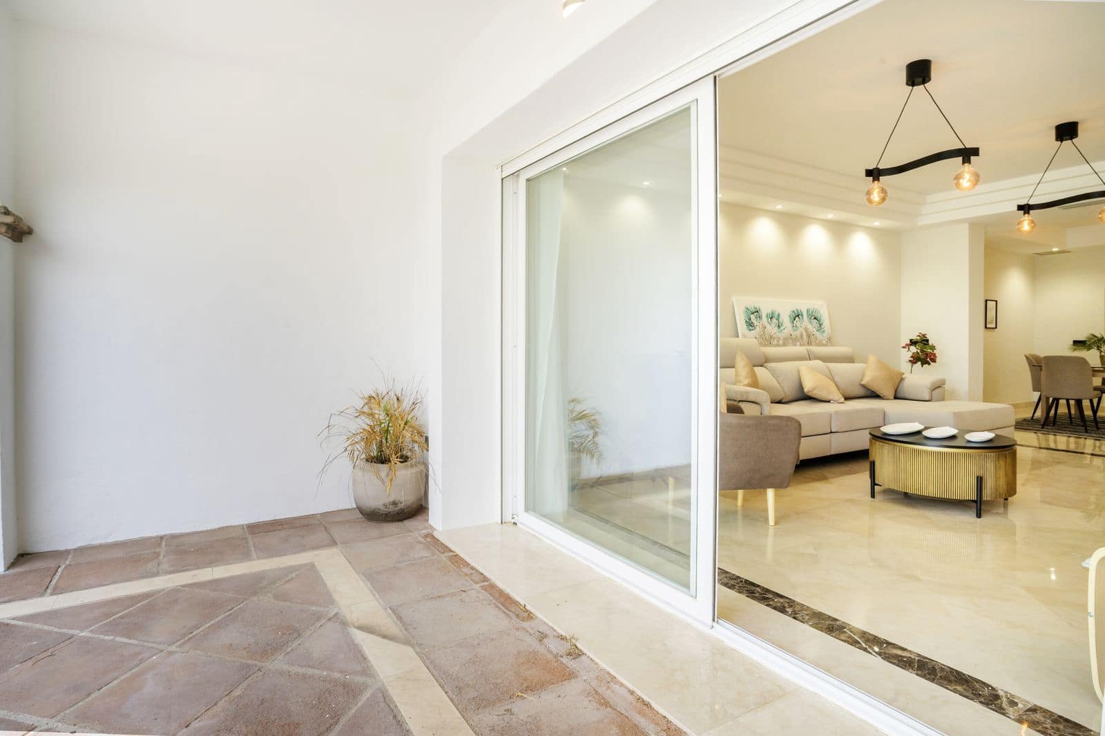 Apartamento de 3 habitaciones en Marbella en venta - 1.020.000 € (Ref: 9564887)