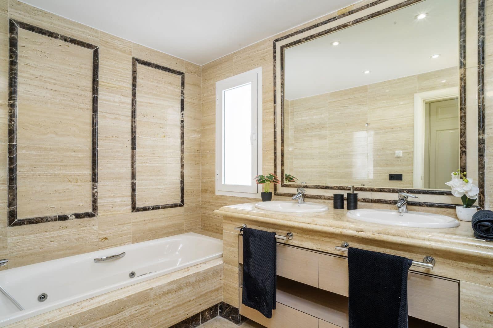 Apartamento de 3 habitaciones en Marbella en venta - 1.020.000 € (Ref: 9564887)