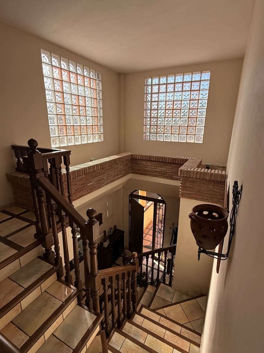 4 bedroom Villa for sale in Torremolinos - € 769,000 (Ref: 9568361)