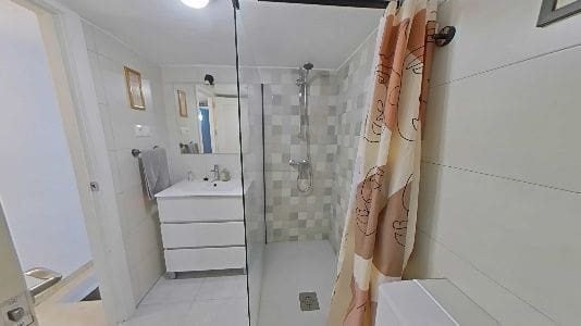 Kommersiell til salgs i Malaga by - € 339 000 (Ref: 9568364)