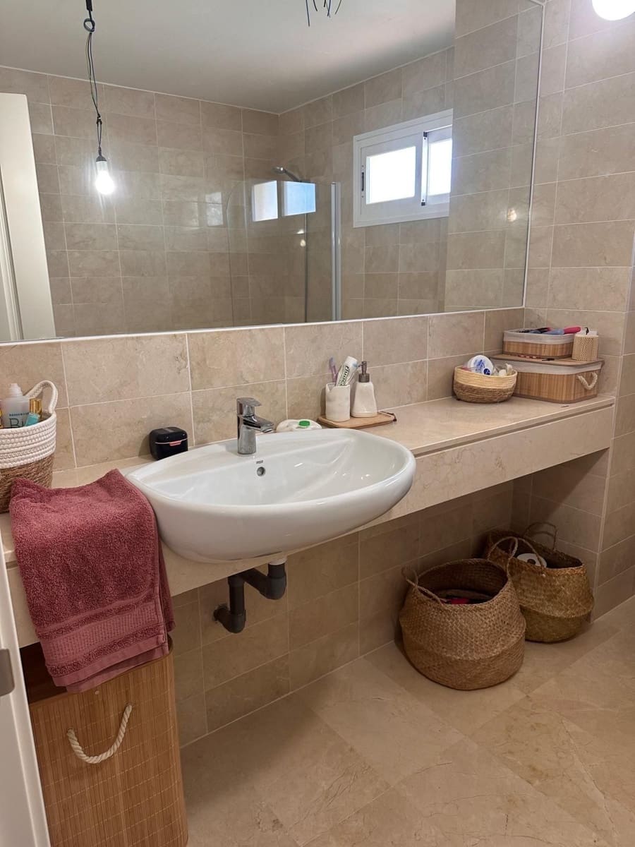 2 chambre Appartement à vendre à La Duquesa / Puerto de la Duquesa - 270 000 € (Ref: 9568366)