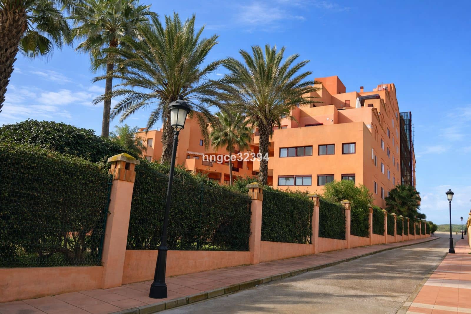 4 soveværelse Semi-Rækkehus til salg i Manilva - € 549.900 (Ref: 9568369)