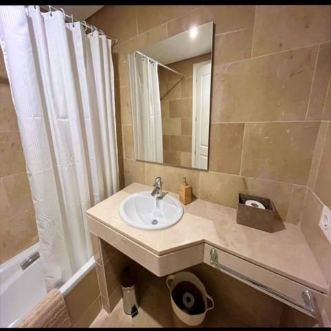 2 chambre Appartement à vendre à La Duquesa / Puerto de la Duquesa, Manilva - 319 000 € (Ref: 9568374)