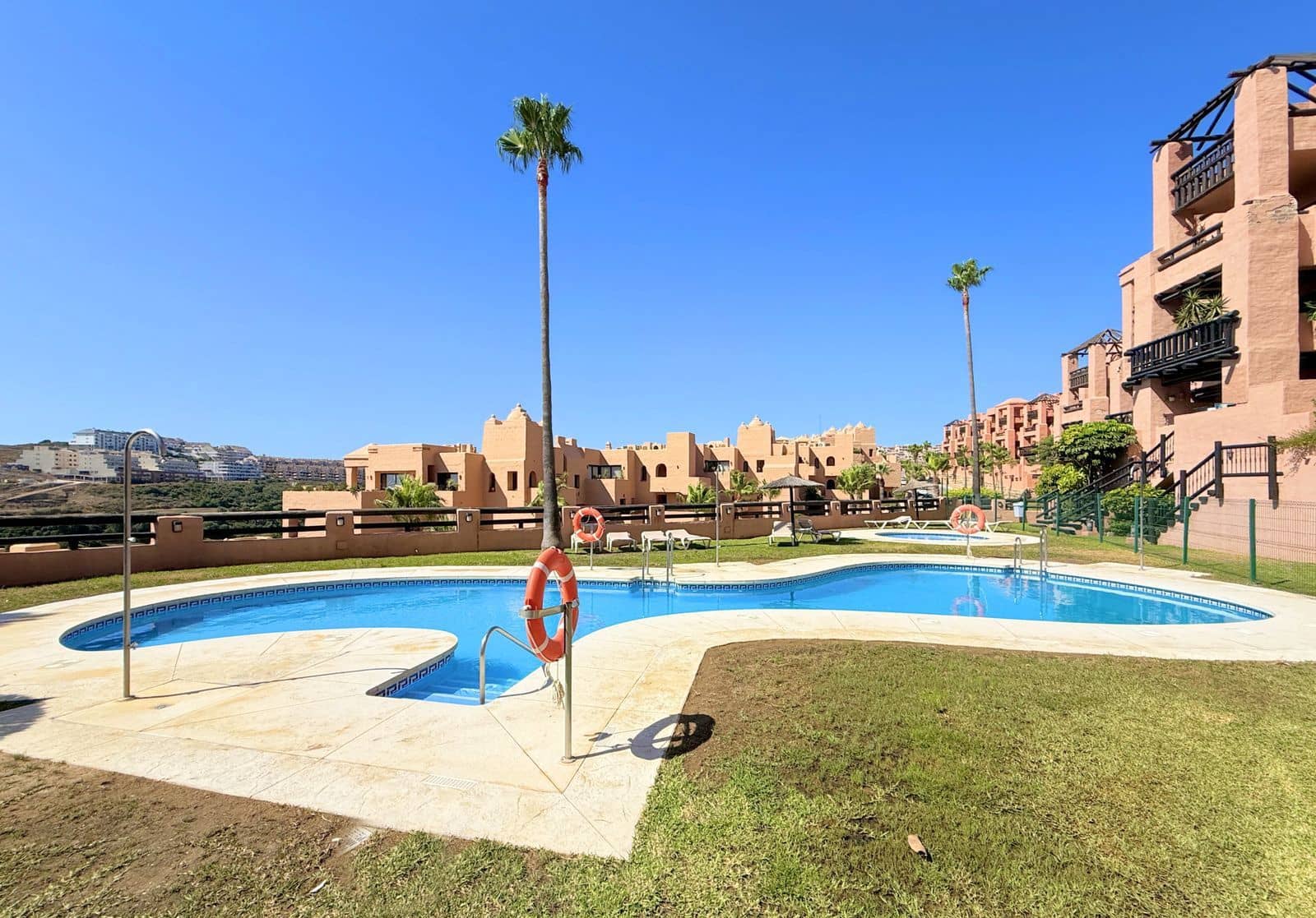 2 chambre Appartement à vendre à La Duquesa / Puerto de la Duquesa - 319 000 € (Ref: 9568374)