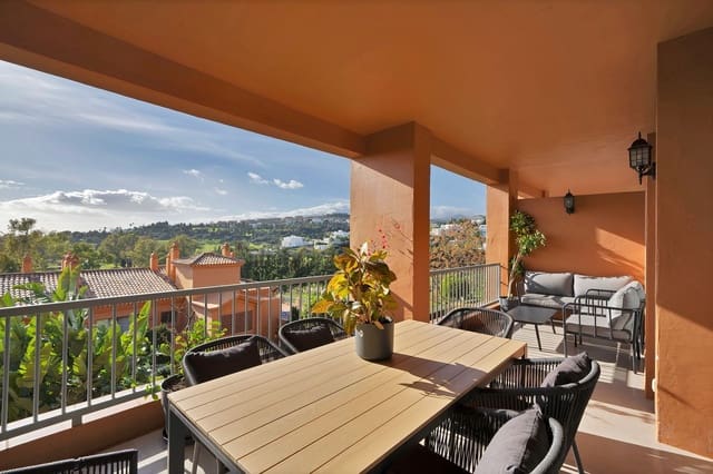 Apartamento de 2 habitaciones en Atalaya-Isdabe, Estepona en venta - 520.000 € (Ref: 9568376)