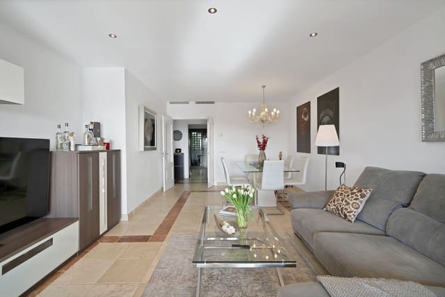 Apartamento de 2 habitaciones en Atalaya-Isdabe, Estepona en venta - 520.000 € (Ref: 9568376)