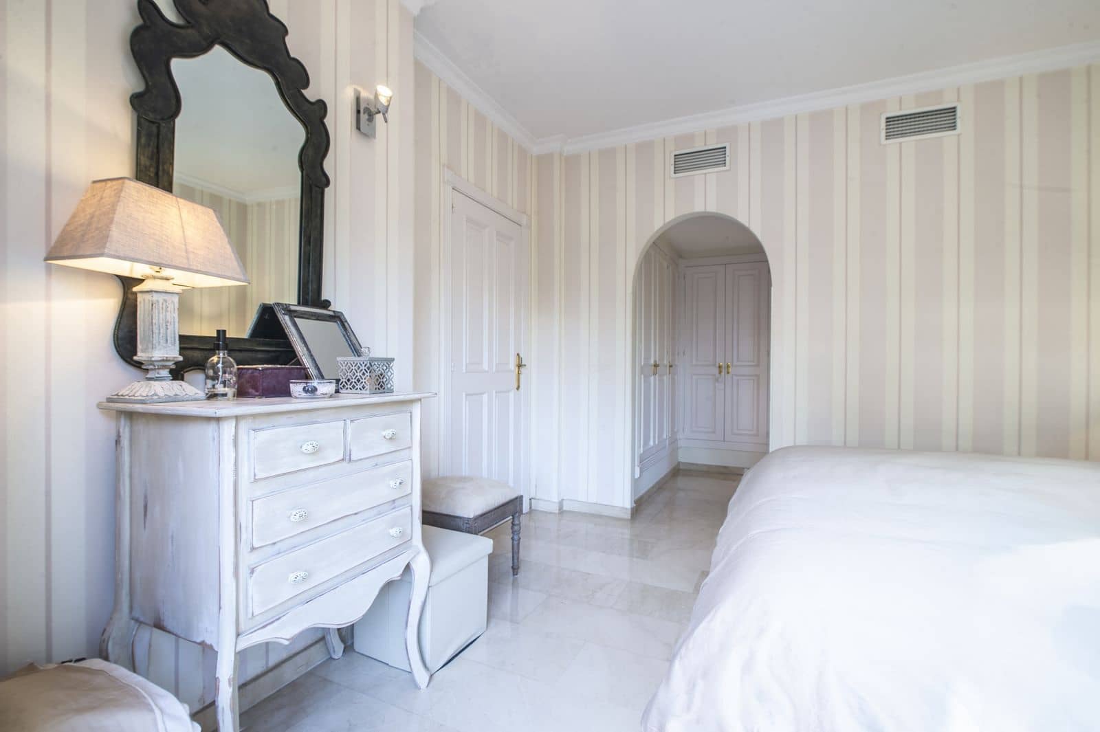 3 soveværelse Lejlighed til salg i Nueva Andalucia - € 775.000 (Ref: 9568379)