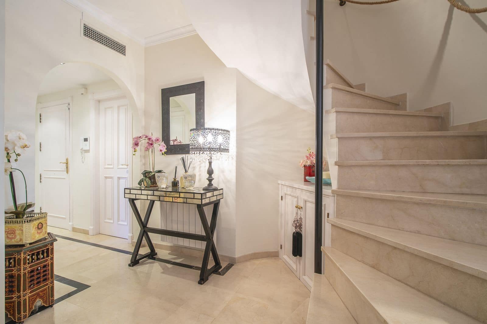 3 soveværelse Lejlighed til salg i Nueva Andalucia - € 775.000 (Ref: 9568379)