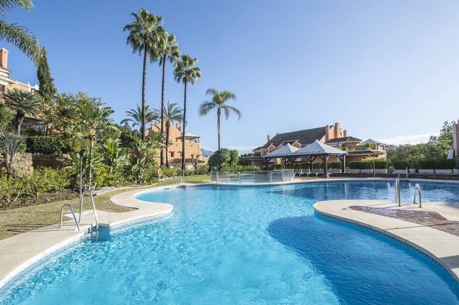 3 soveværelse Lejlighed til salg i Nueva Andalucia - € 775.000 (Ref: 9568379)