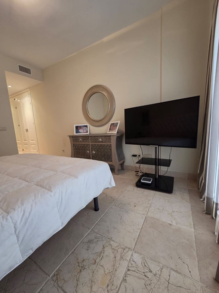 2 bedroom Apartment for sale in Estepona - € 465,000 (Ref: 9568380)